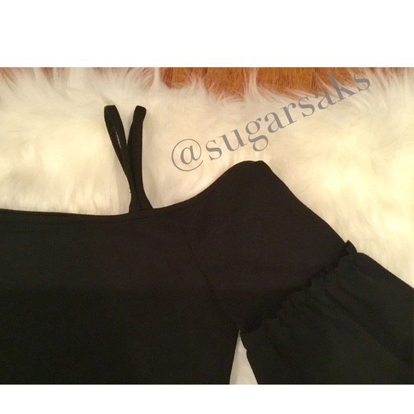 ❌SOLD❌BAR III Off-the-Shoulder Spaghetti Strap Top - Picture 3 of 6